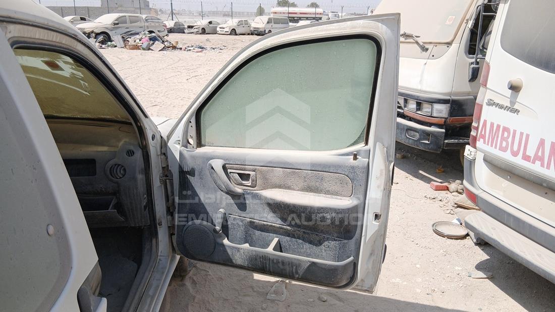بيجو بارتنر 2006 — الباب الأمامي الأيمن — صورة 24