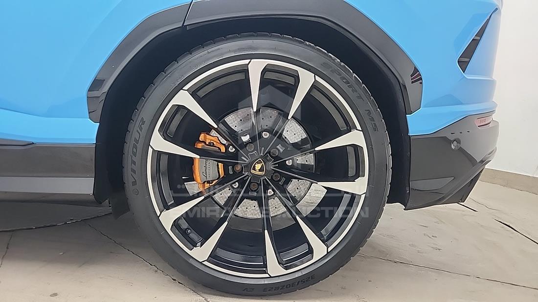 2021 Lamborghini Urus — Rear Left Tyre — Photo 40