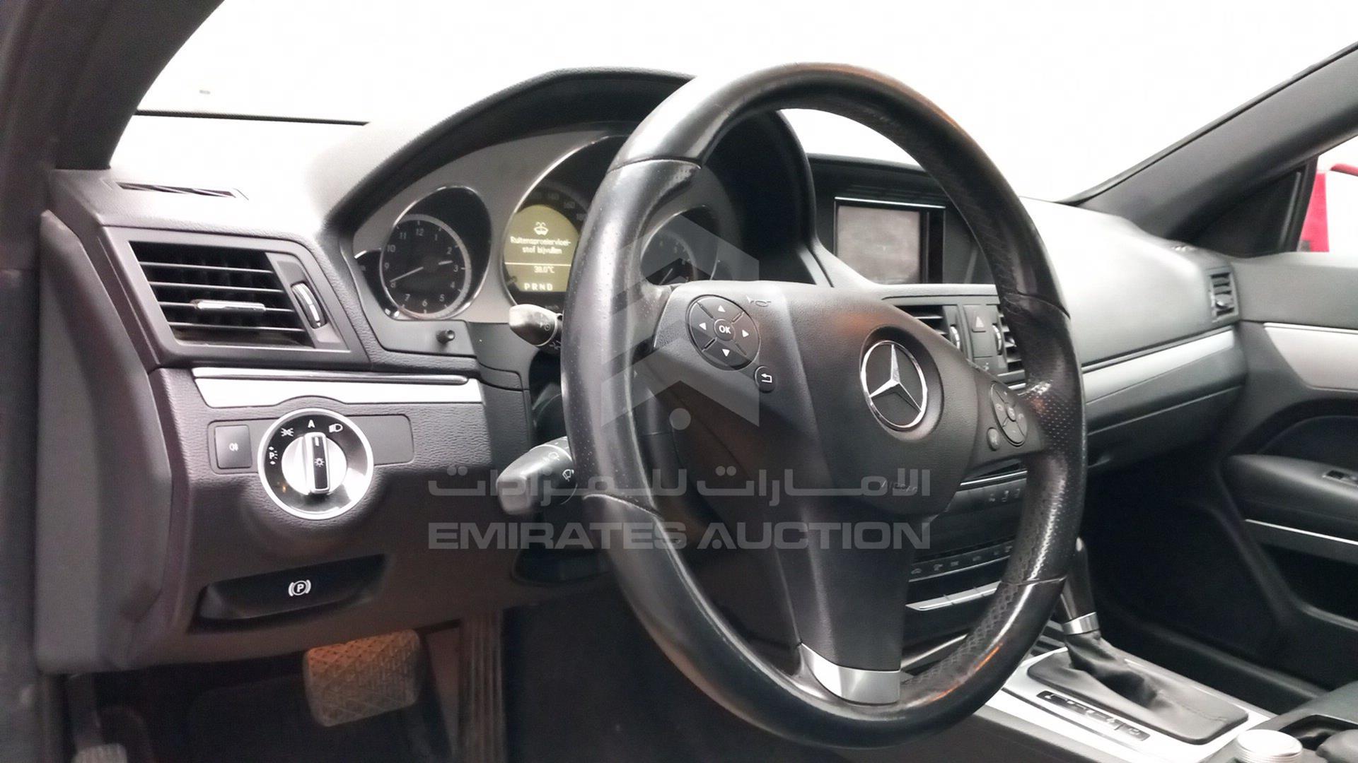 2011 MERCEDES E200 VIN: WDD2074481F114665