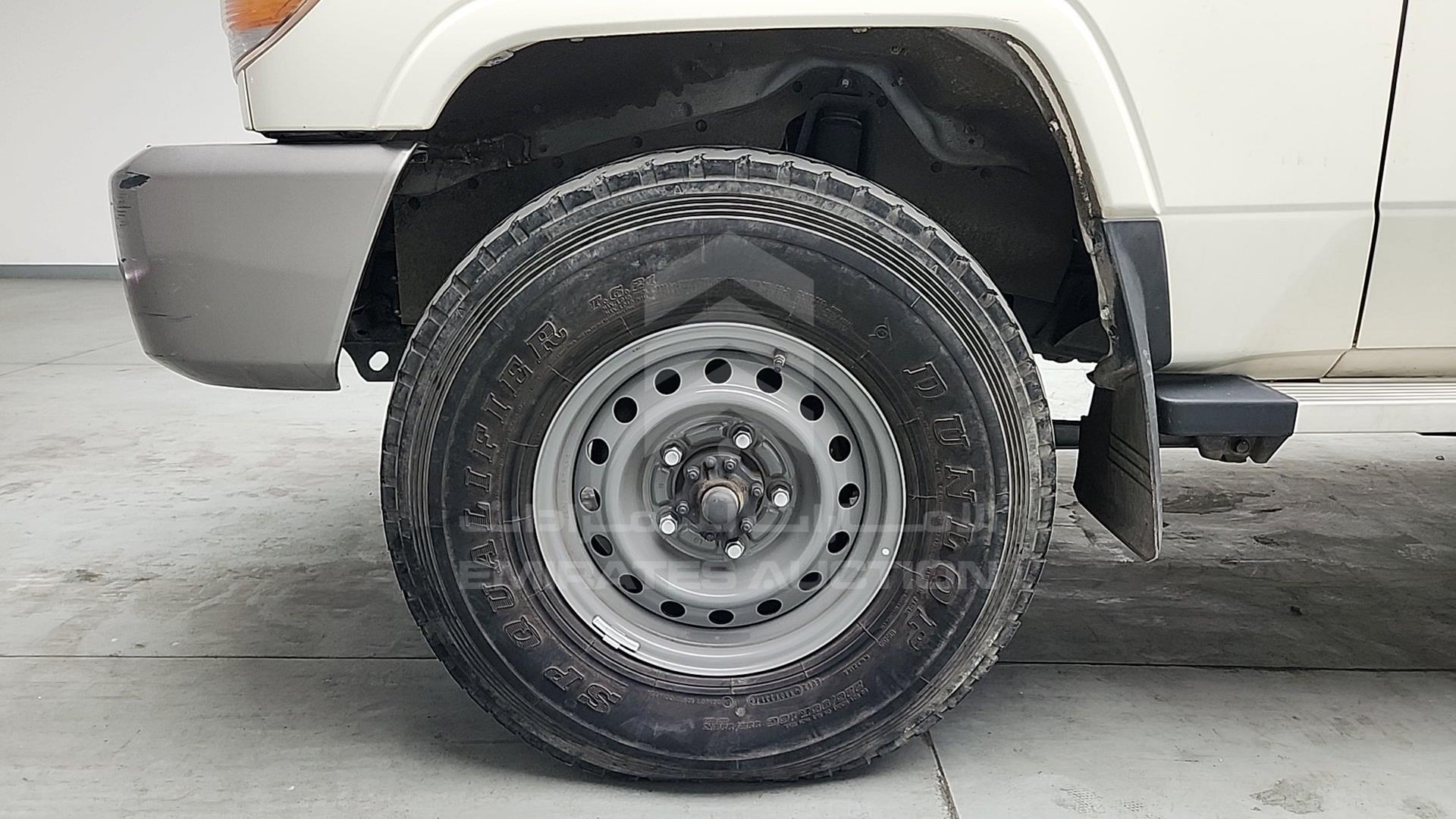 2017 TOYOTA LC 76 VIN: JTEEU73J7H4200784