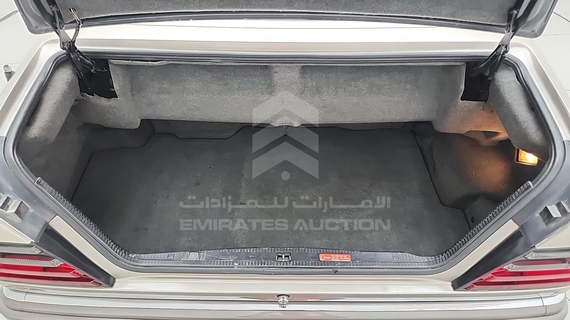 1995 MERCEDES E 320 VIN: WDBEA66E6SC280029