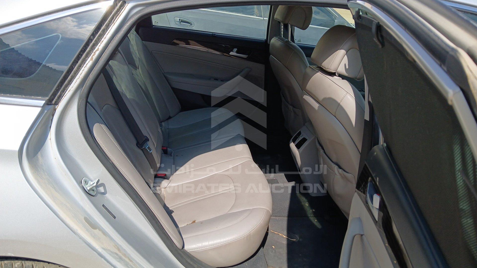 2015 HYUNDAI SONATA VIN: 5NPE34AF0FH092763