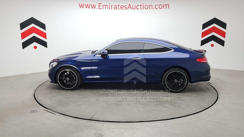 WDDWJ4JB4HF383700 Auction: EmiratesAuction Lot: 406062 WDDWJ4JB4HF383700 Mercedes C 300 2017 BLUE Photo 47