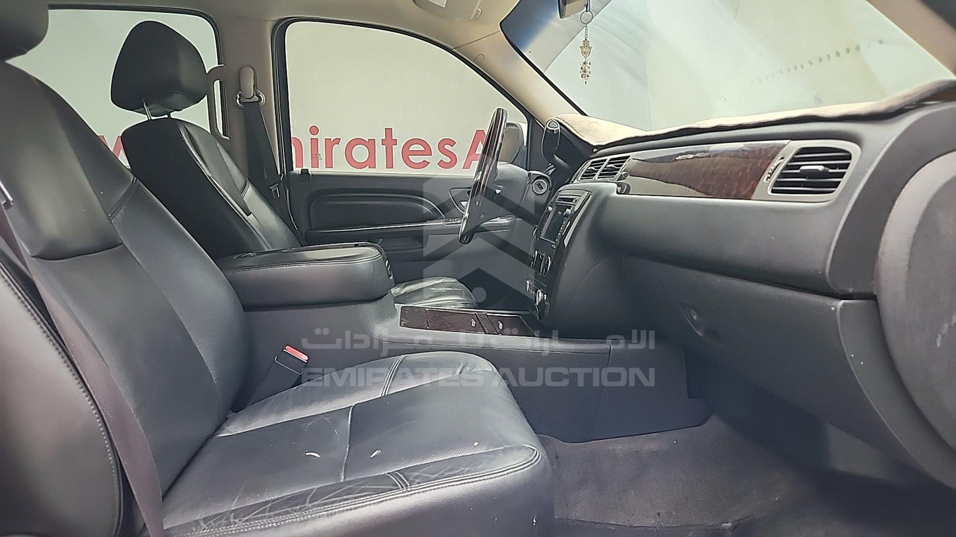 2011 GMC YUKON VIN: 1GKS2EEF0BR354052