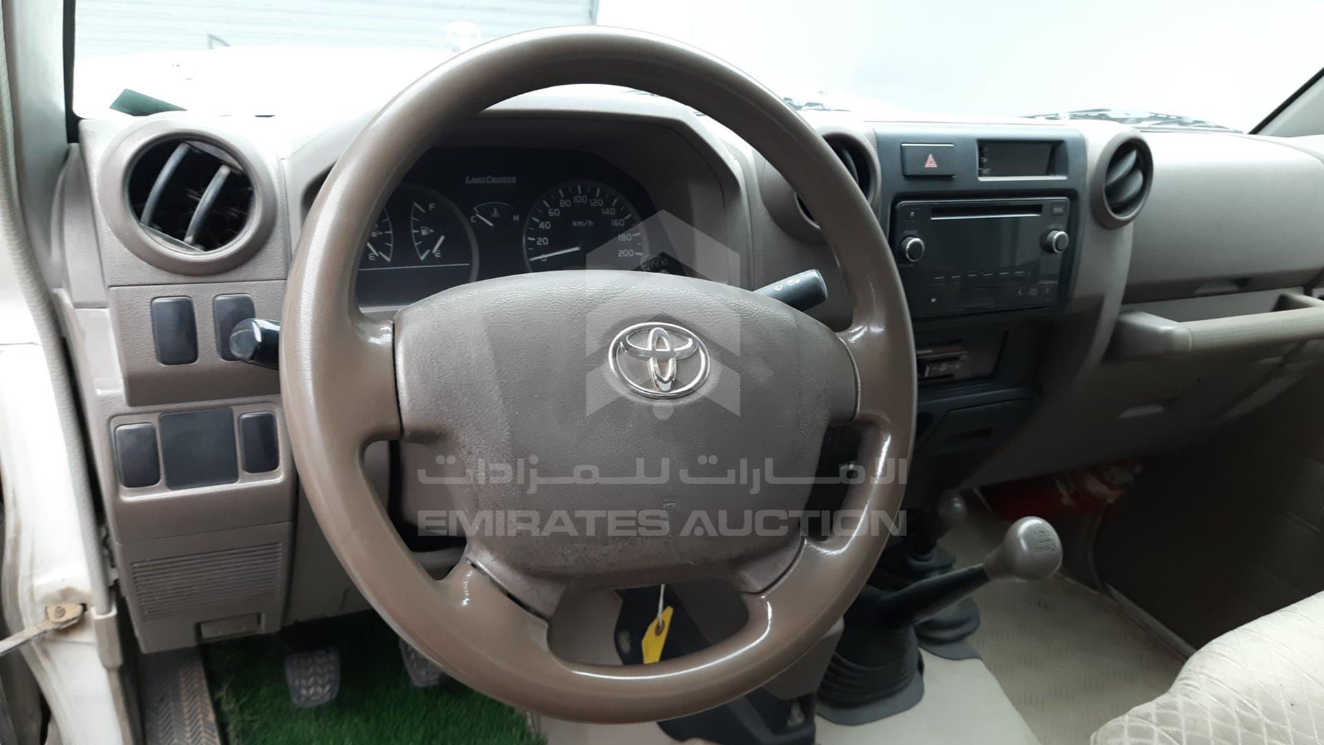 2010 TOYOTA LAND CRUISER VIN: JTFLU71J6A4302704