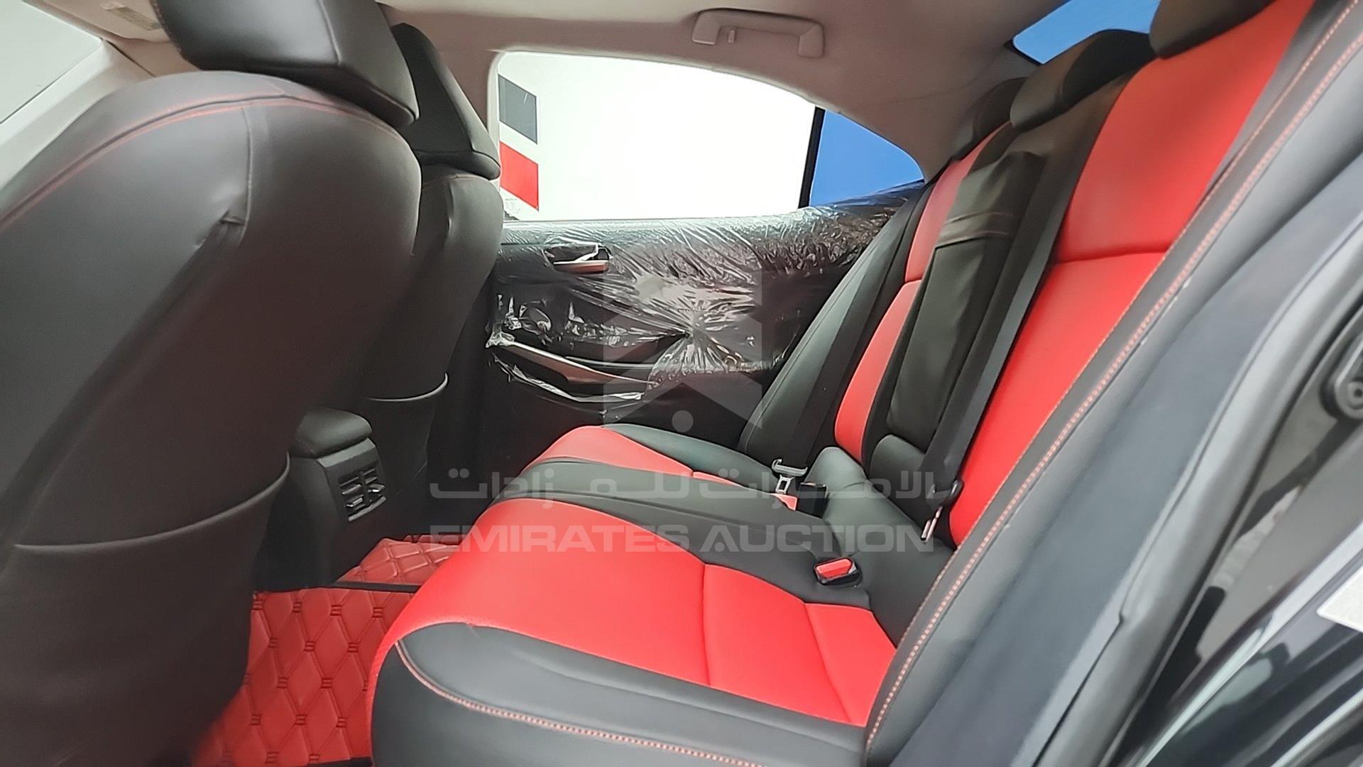 2018 LEXUS IS300 VIN: JTHBA1D26J5067048