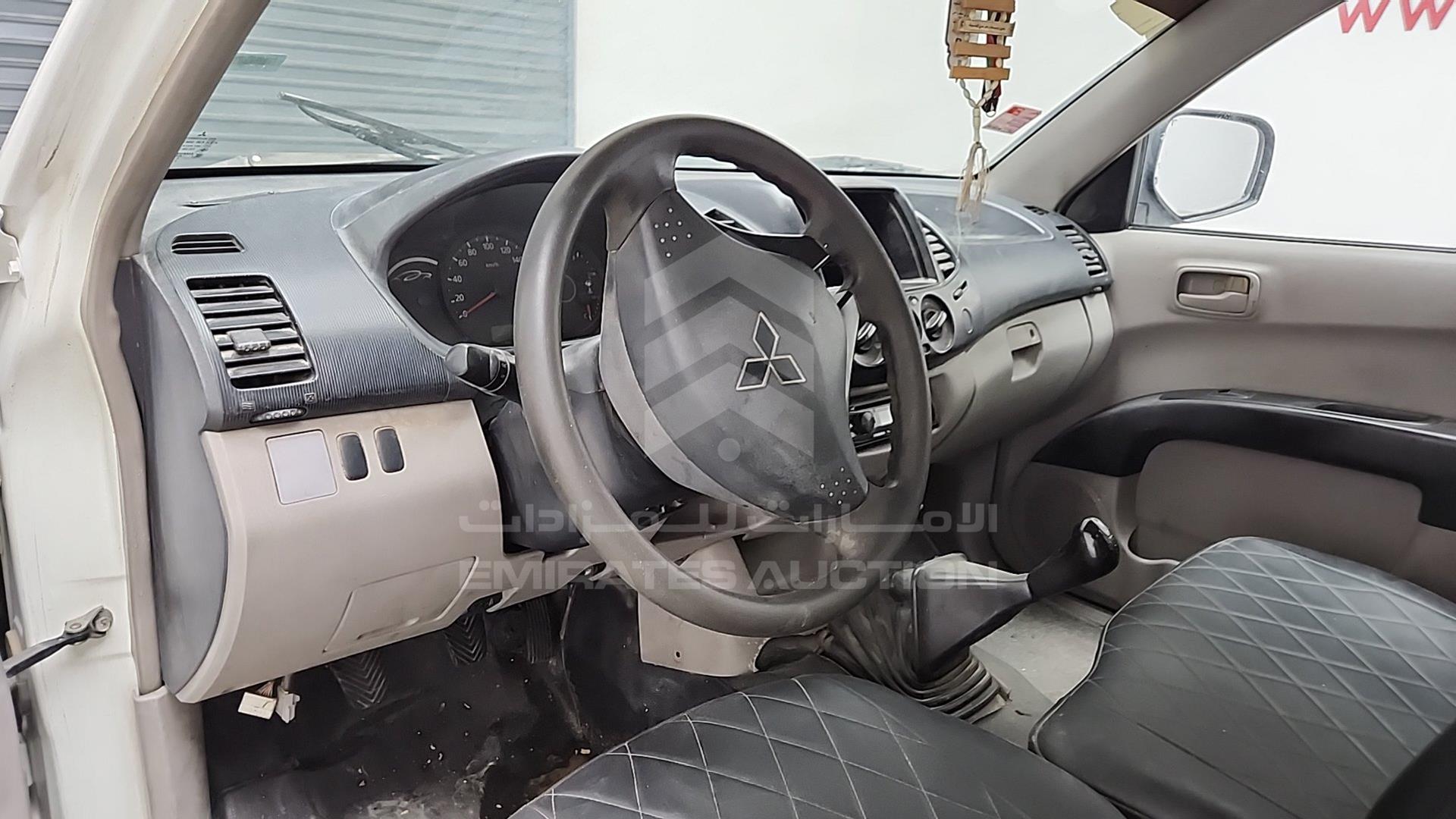 2013 MITSUBISHI L 200 VIN: MMBJNKA50DD007070