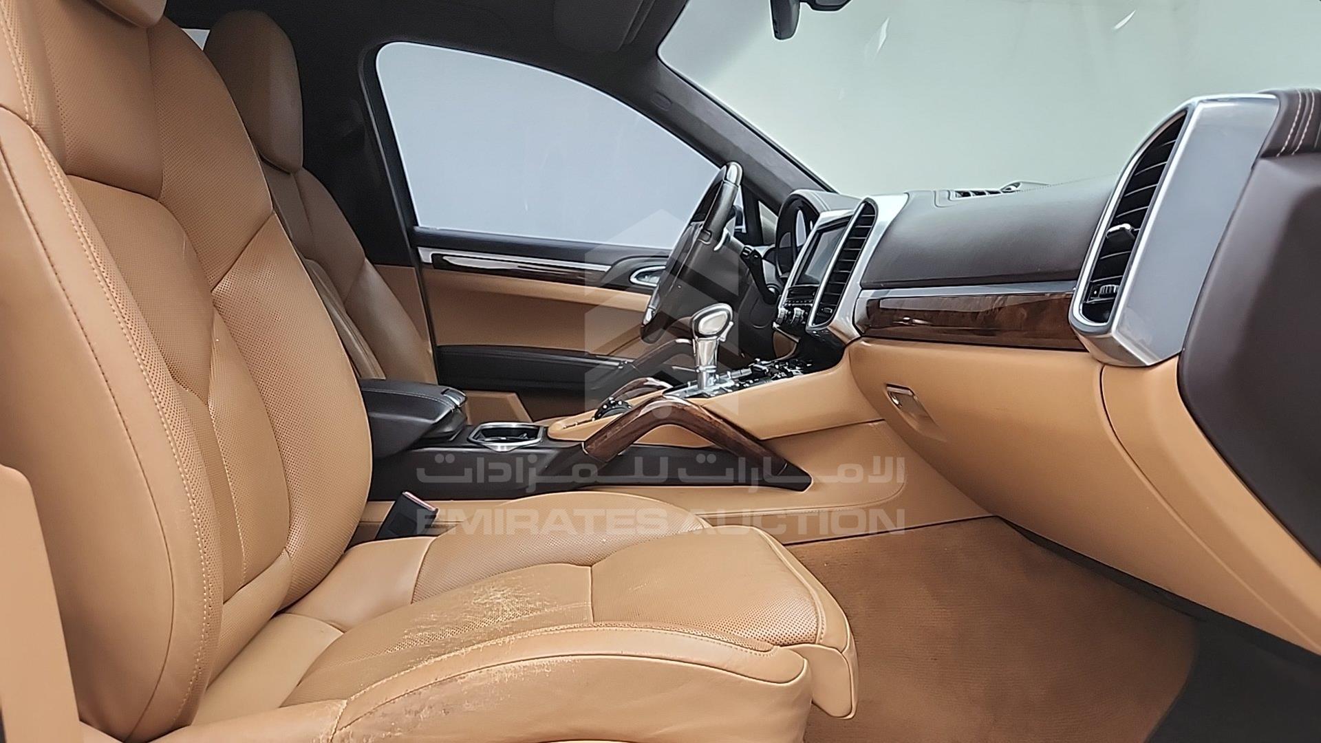 2013 PORSCHE CAYENNE GTS VIN: WP1ZZZ92ZDLA76369