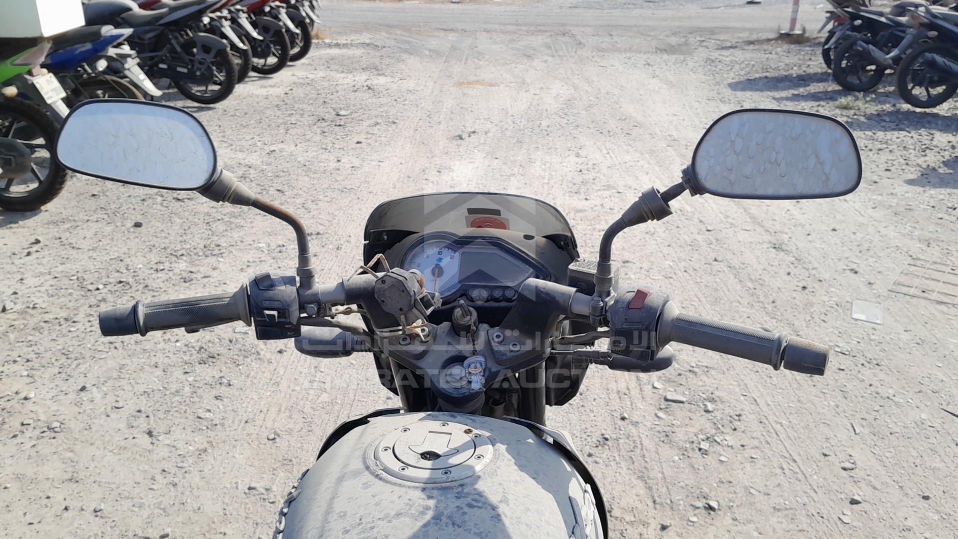 0 BAJAJ PULSAR VIN: MD2A11CX4LCE59290