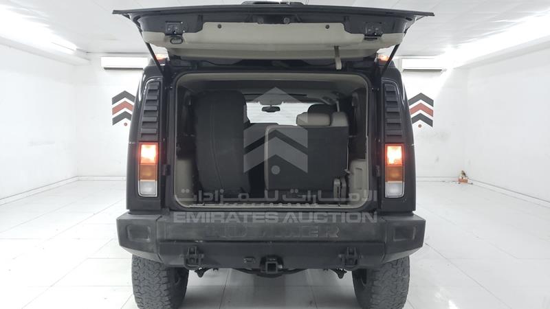 5GRGN23U74H103352 Auction: EmiratesAuction Lot: 404918 5GRGN23U74H103352 Hummer H2 2004 BLACK Photo 22