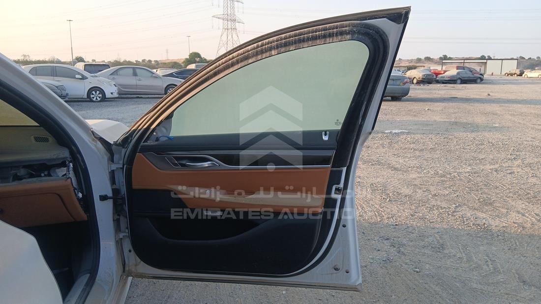 2017 BMW 730 — Front Right Door — Photo 28