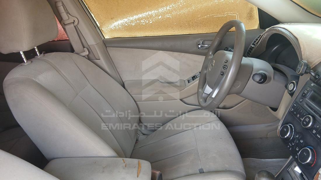 نيسان التيما 2008 — زاوية السائق الأمامية اليسرى — صورة 12