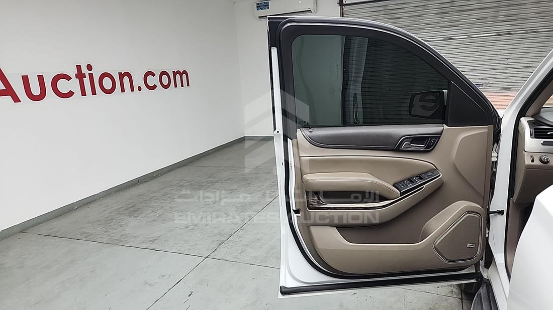2015 GMC Yukon — Front Left Door — Photo 10