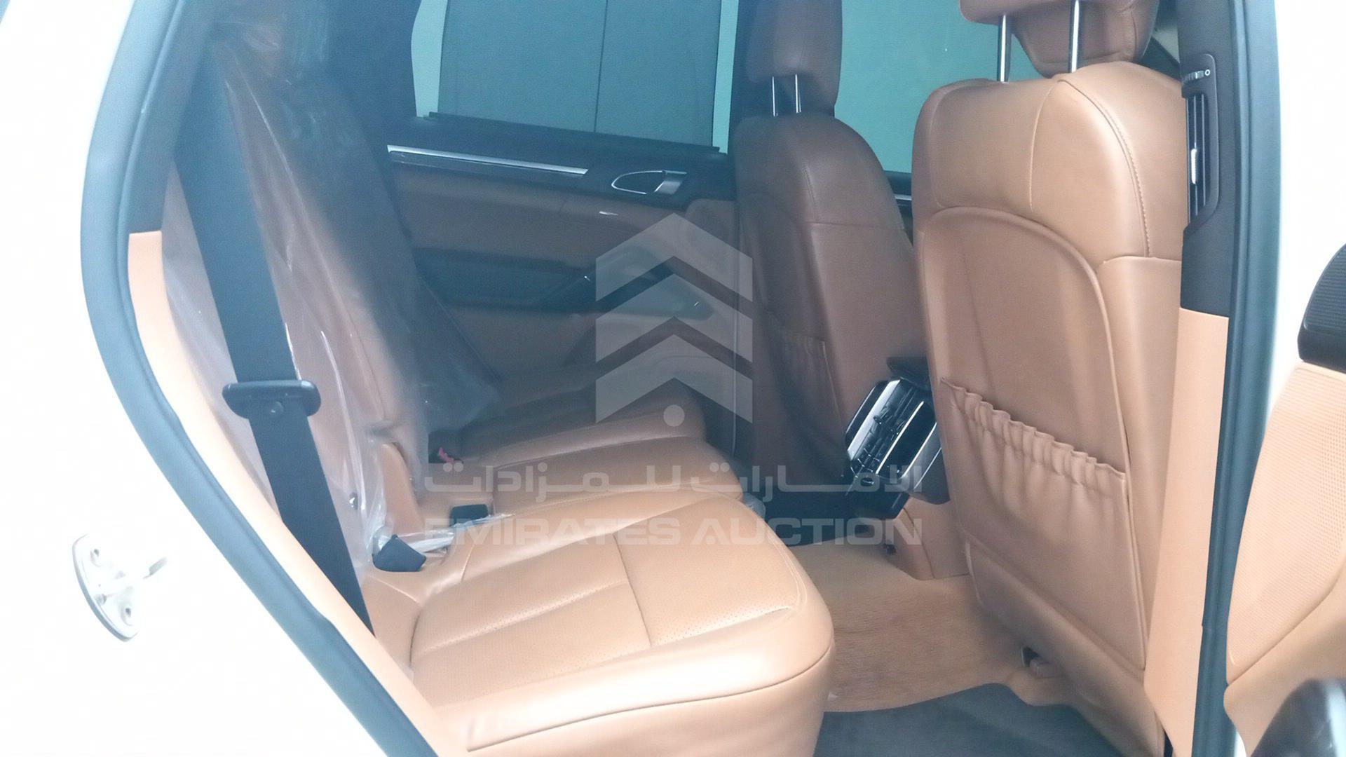 2011 PORSCHE CAYENNE VIN: WP1ZZZ92ZBLA50727