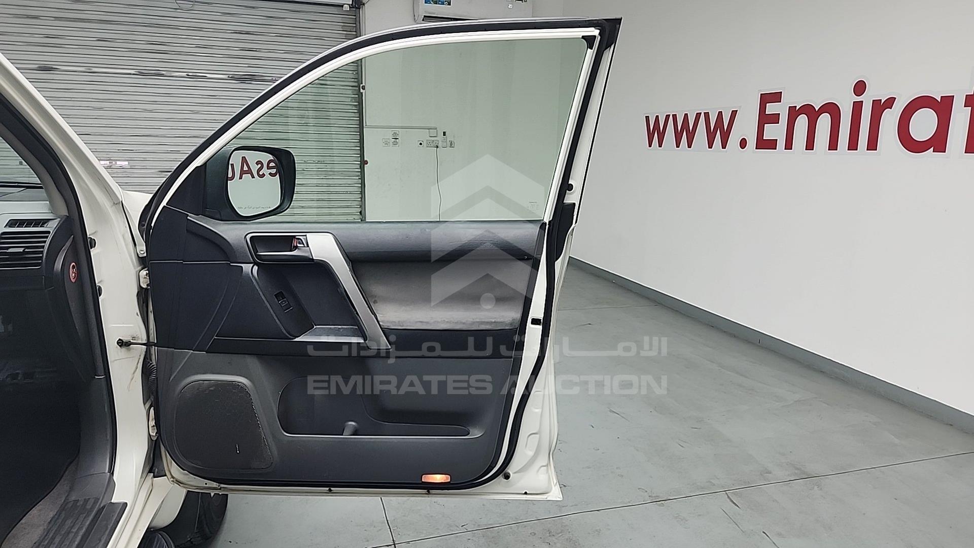 2011 TOYOTA PRADO VIN: JTEJU9FJ9B5018625