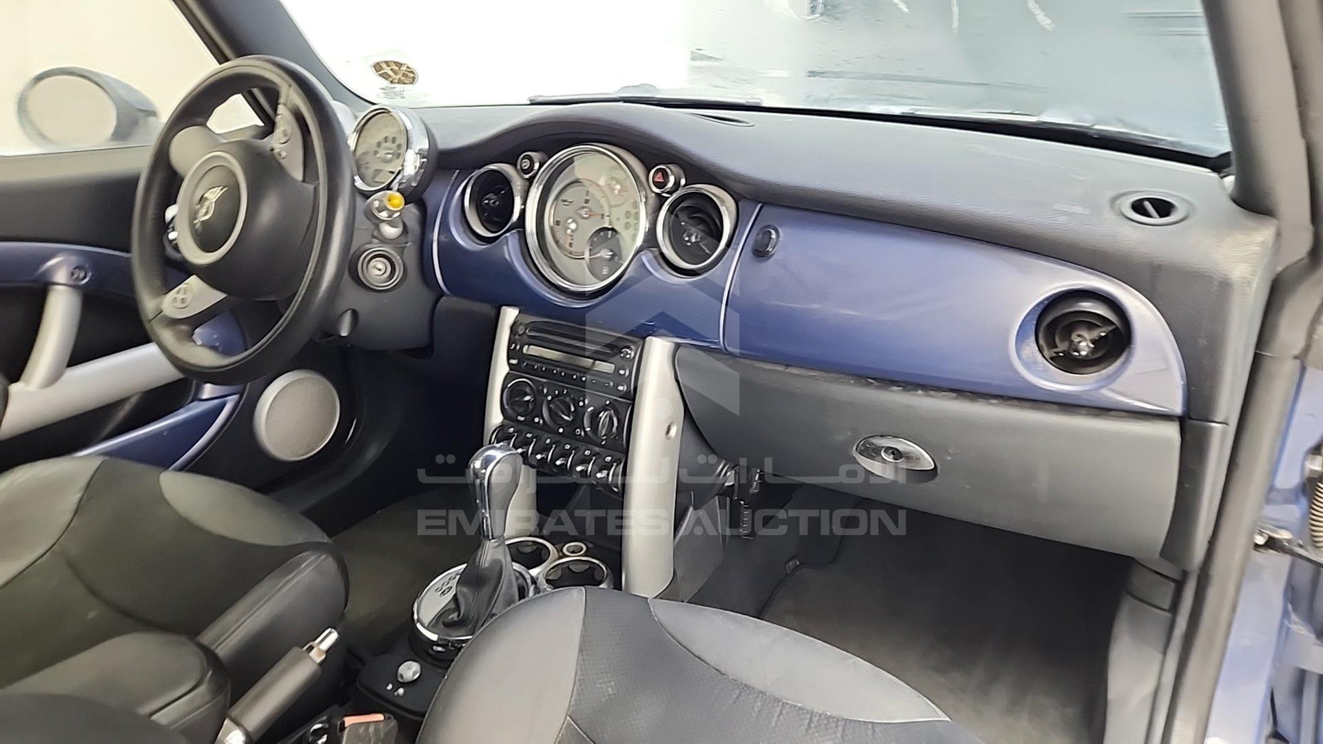 2007 MINI COOPER VIN: WMWRF31047TF92811