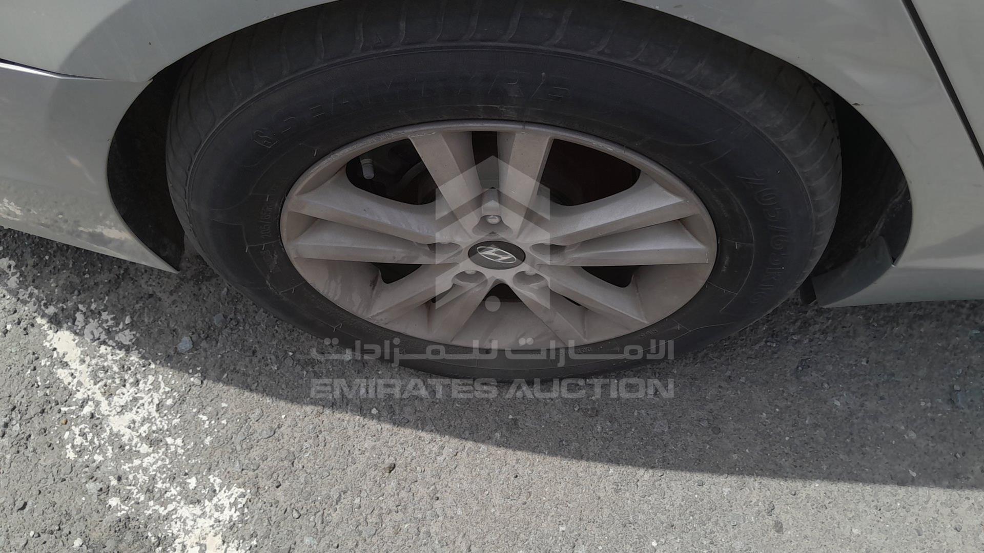 2015 HYUNDAI SONATA VIN: 5NPE24AF0FH154715