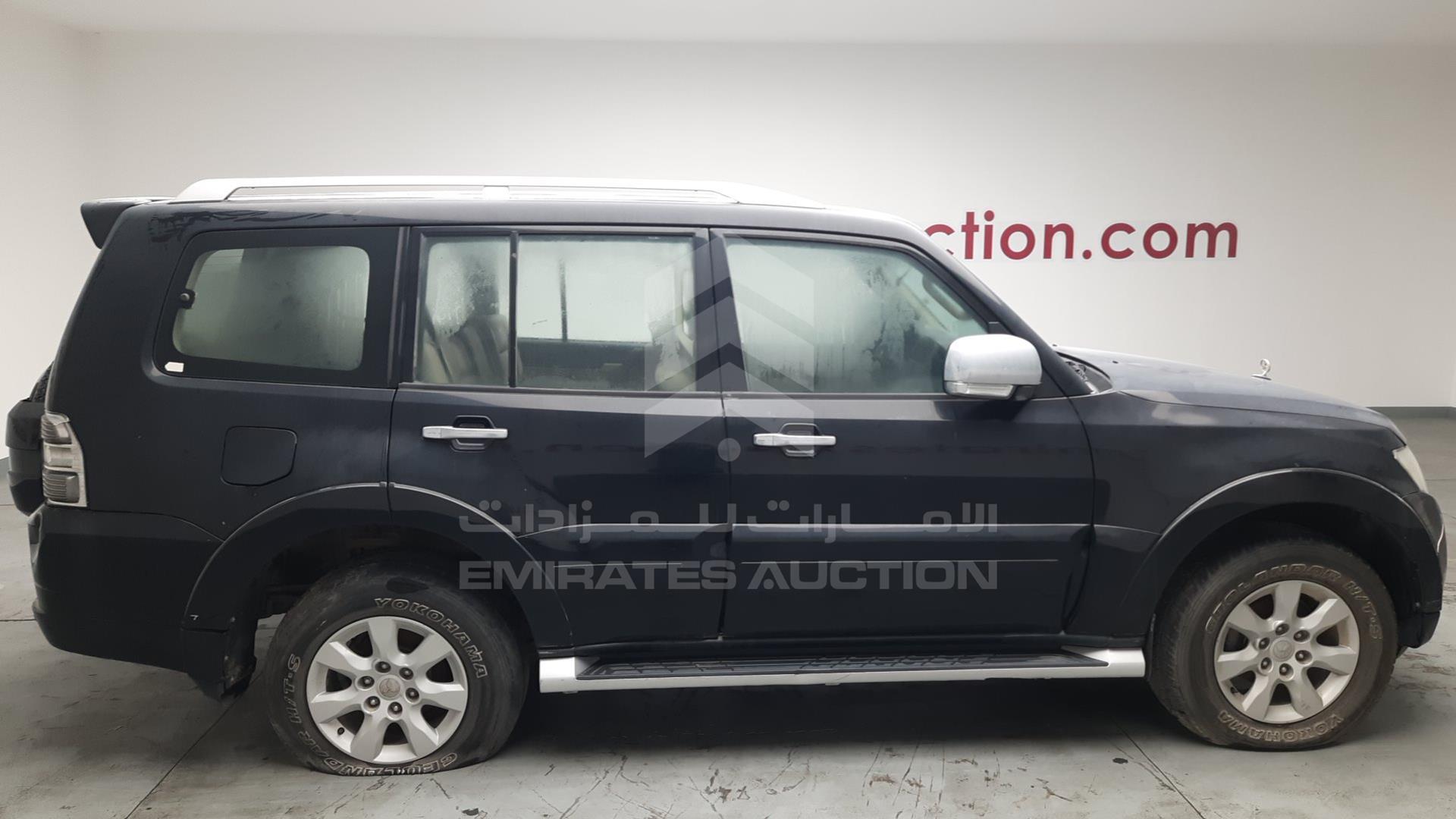 2011 MITSUBISHI PAJERO VIN: JMYLRV95WBJ709201
