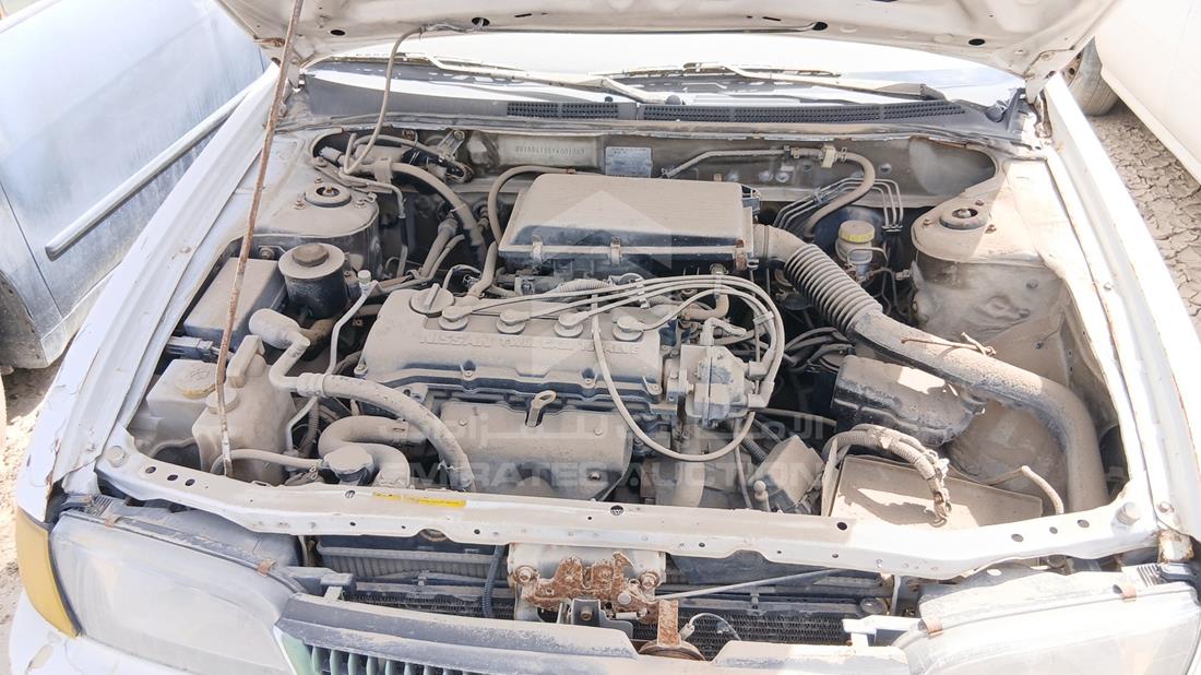 نيسان صني 2000 — خليج المحرك — صورة 28