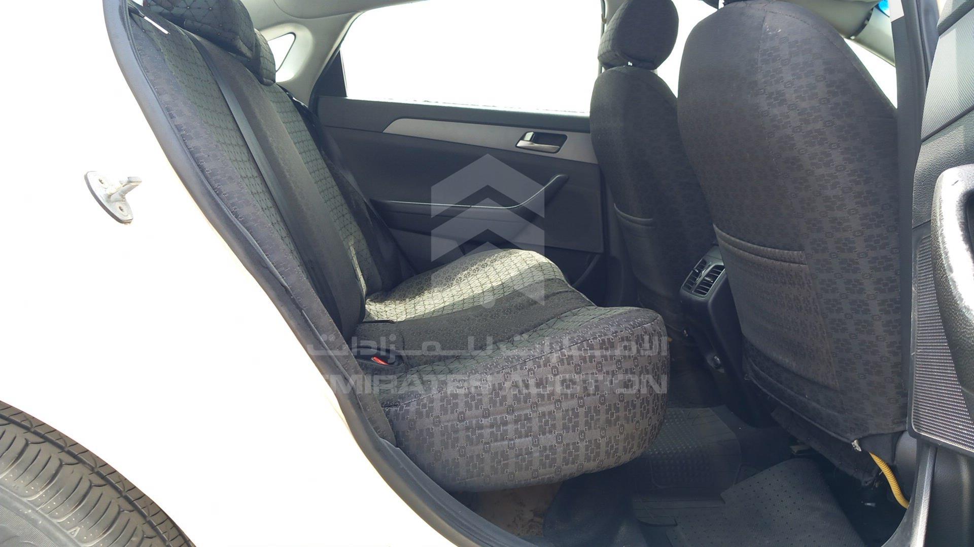 2019 HYUNDAI SONATA VIN: KMHE24137KA093026