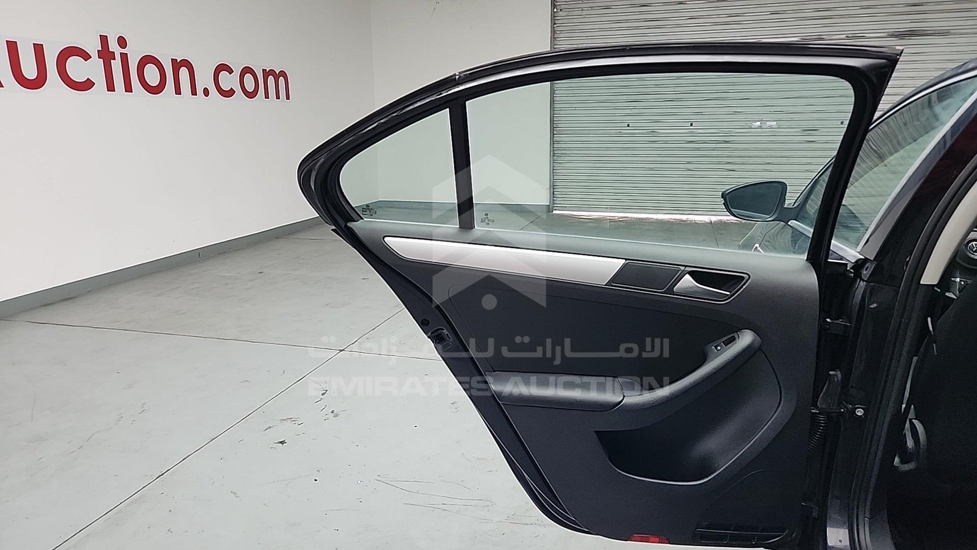 2015 VOLKSWAGEN JETTA VIN: WVWRV1AJXFM200939