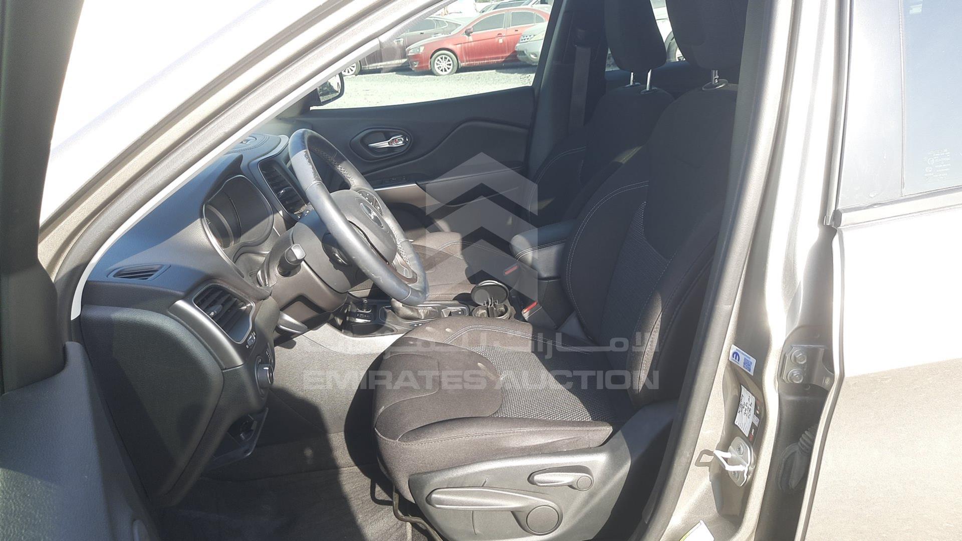 2019 JEEP CHEROKEE VIN: 1C4PJLAX4KD403712