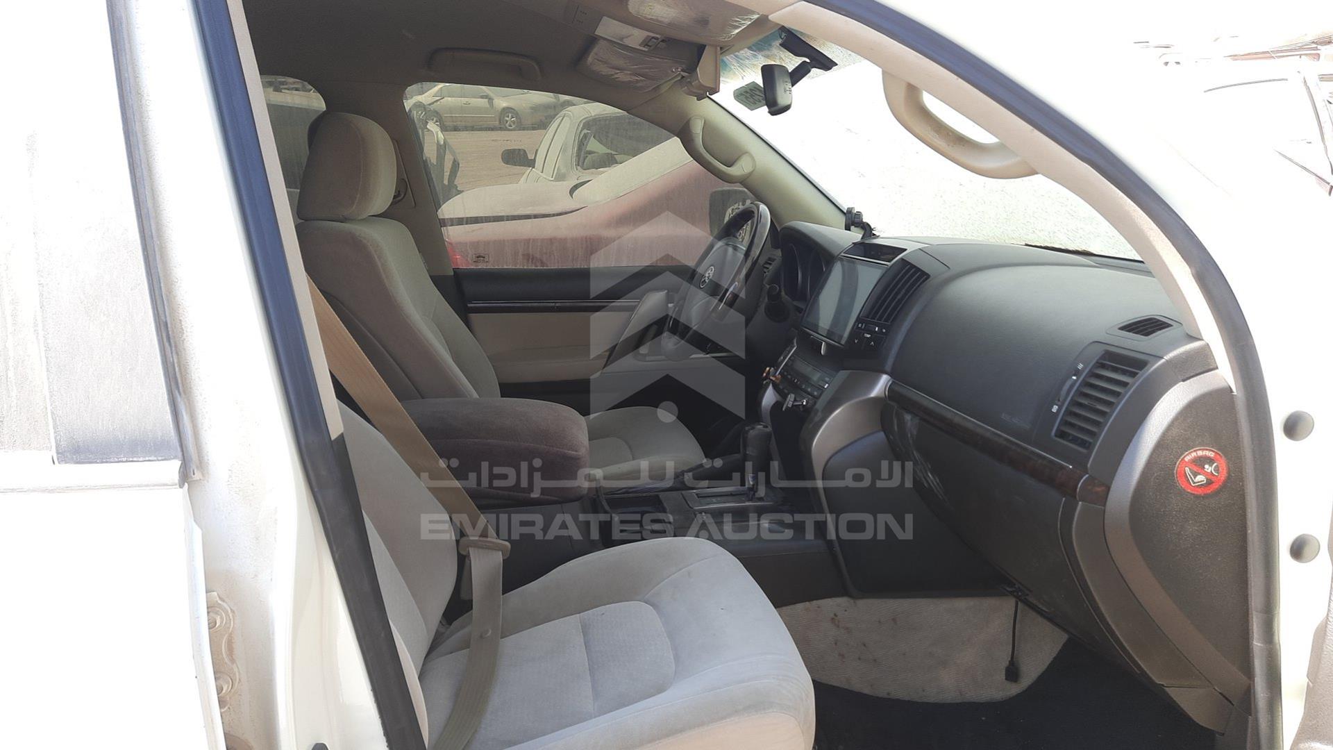 2008 TOYOTA LAND CRUISER VIN: JTMHT05J984014687