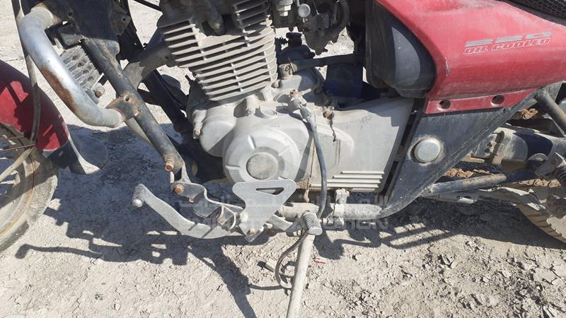 MD2DGPDZZUCD28370 Auction: EmiratesAuction Lot: 406788 MD2DGPDZZUCD28370 Bajaj 220 CC 2011 RED Photo 19