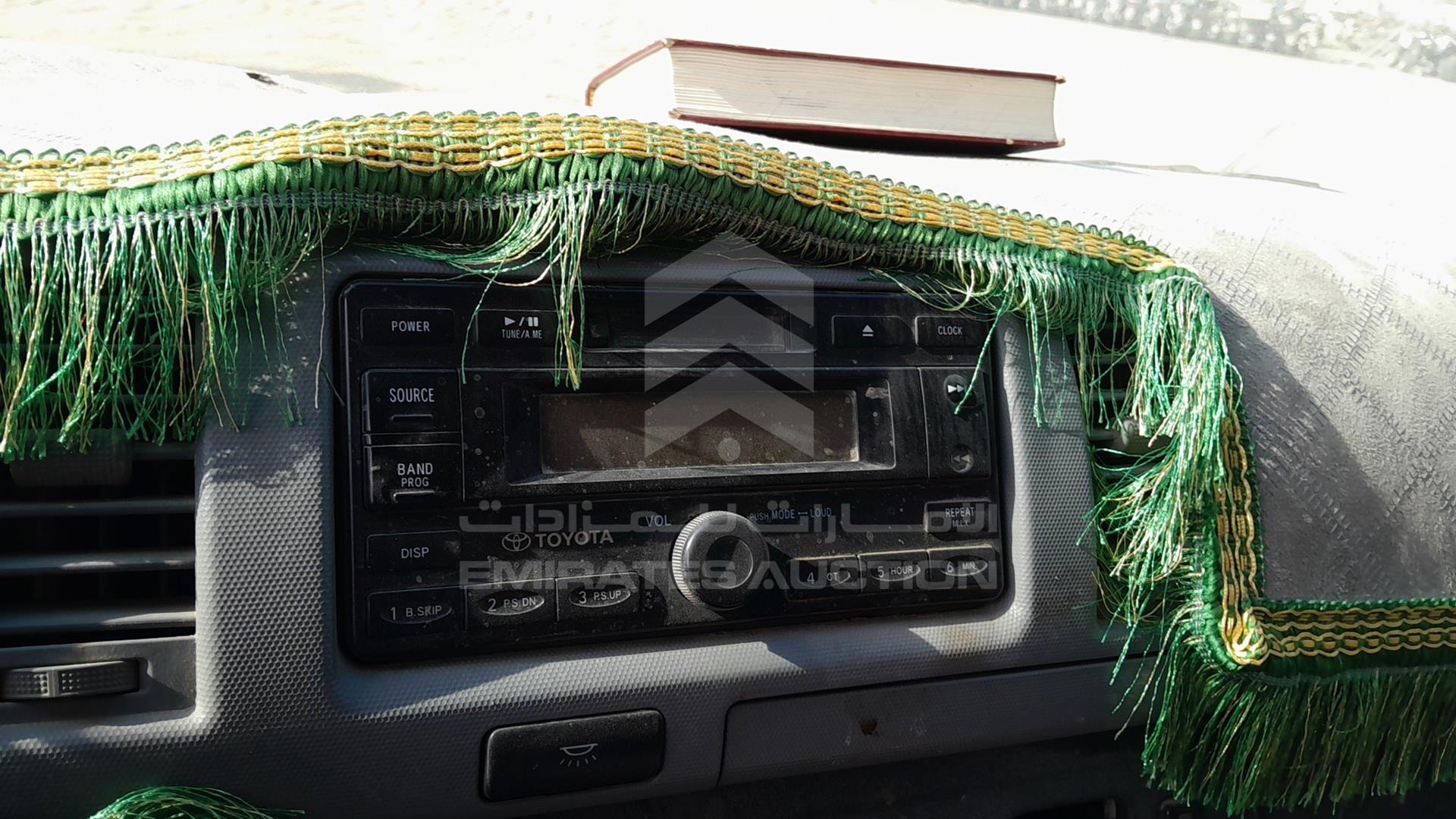 2010 TOYOTA HIACE VIN: JTGJX02P2A0029093