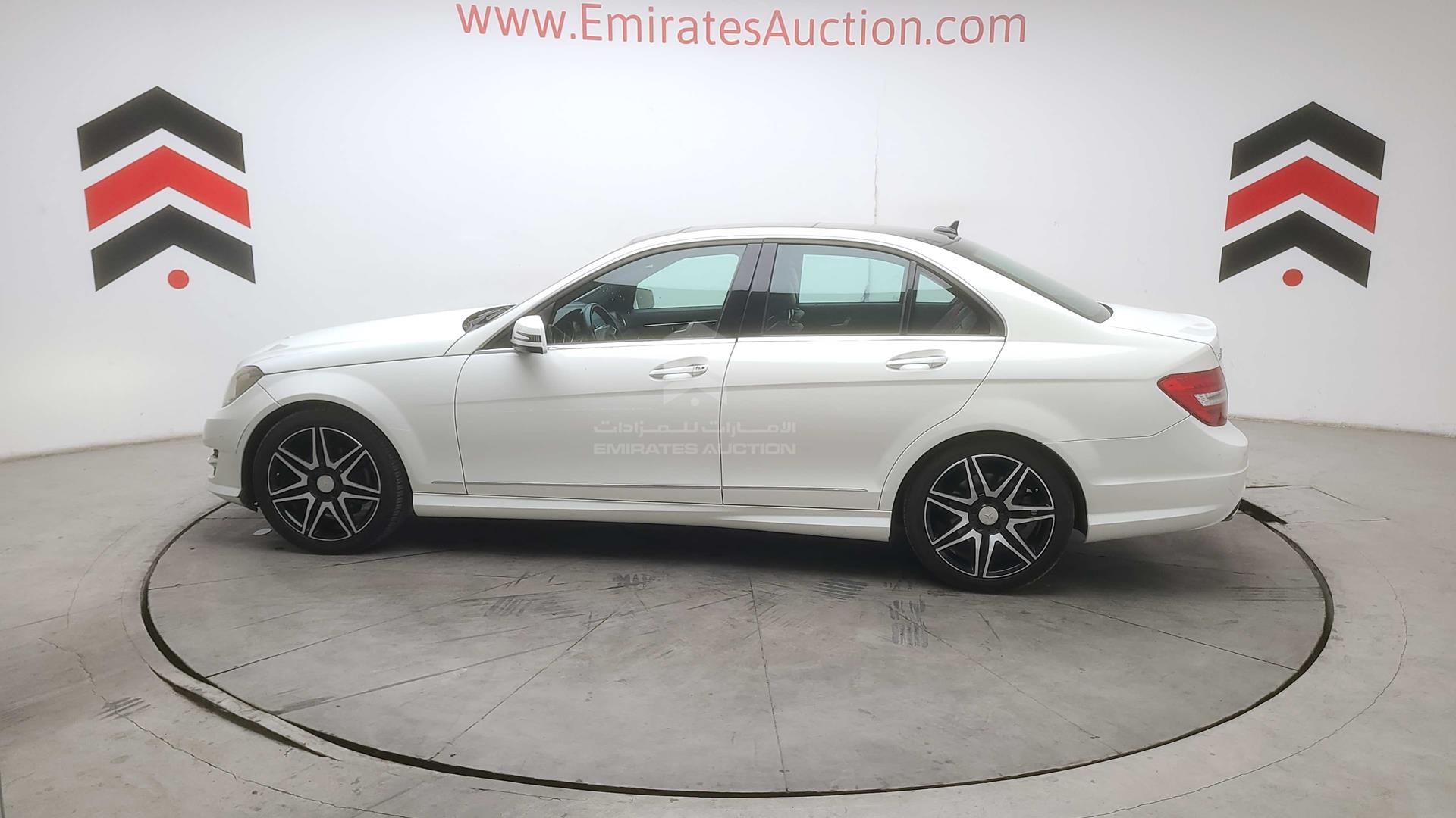 2014 MERCEDES C200 VIN: WDDGF4JB1EA902927