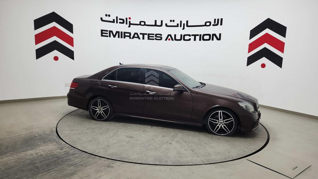 مرسيدس إى 300 2014 — الجانب الأيمن — صورة 37