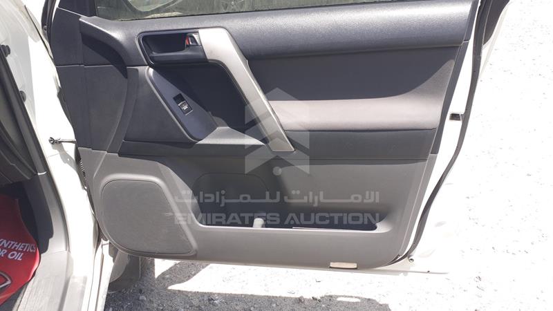 JTEBX9FJ7DK110252 Auction: EmiratesAuction Lot: 409139 JTEBX9FJ7DK110252 Toyota Land Cruiser Prado 2013 WHITE Photo 28
