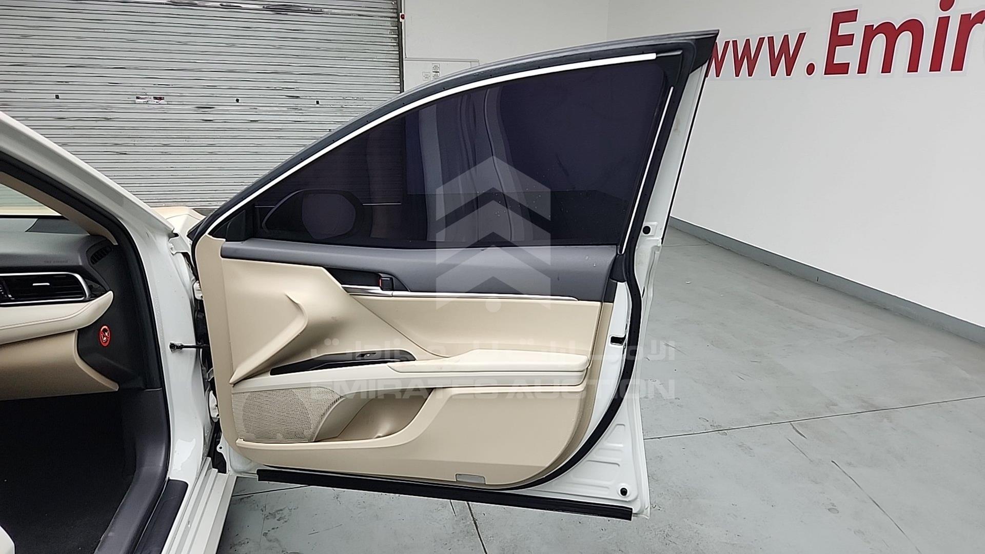 2019 TOYOTA CAMRY VIN: JTNBF4HK8K3029182
