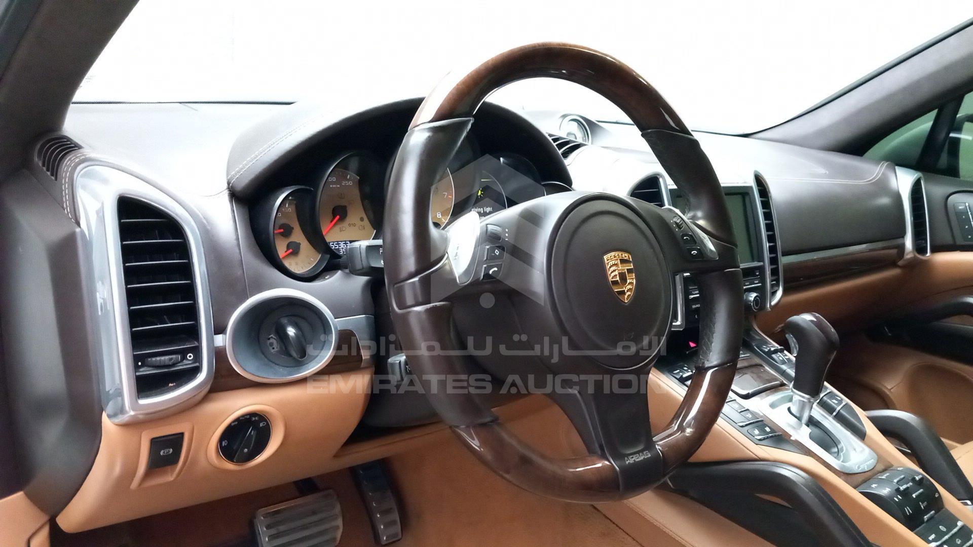 2013 PORSCHE CAYENNE GTS VIN: WP1ZZZ92ZDLA74142