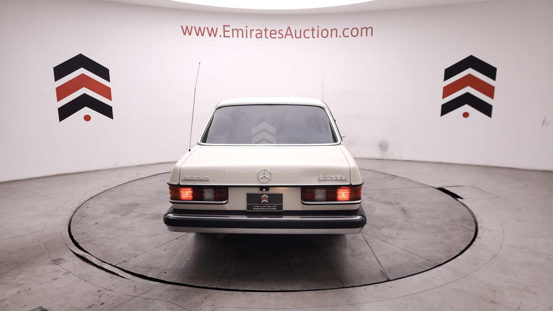 1980 MERCEDES D 300 VIN: WDB12313012183975