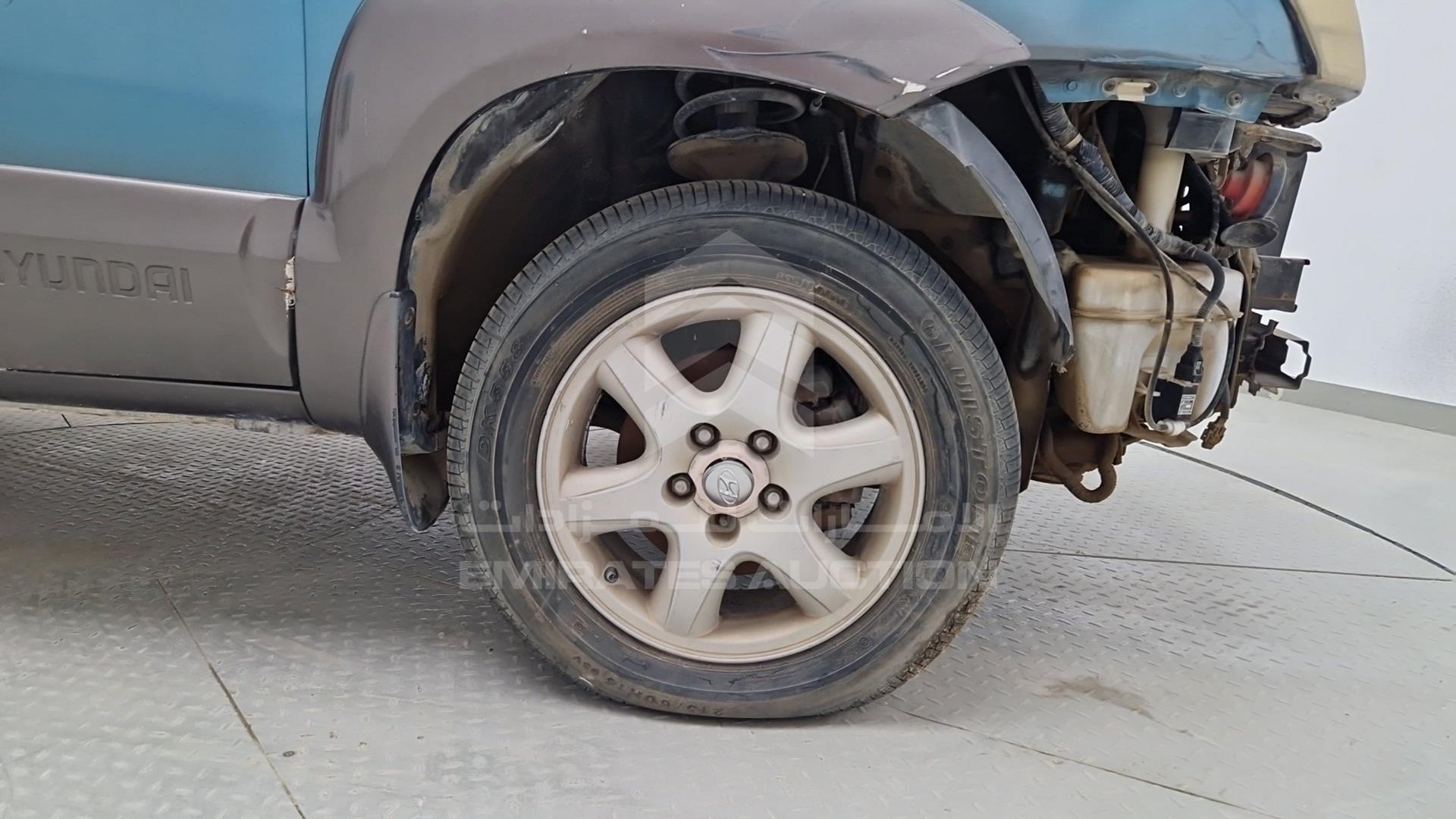 2005 HYUNDAI TUCSON VIN: KMHJM81B05U063764
