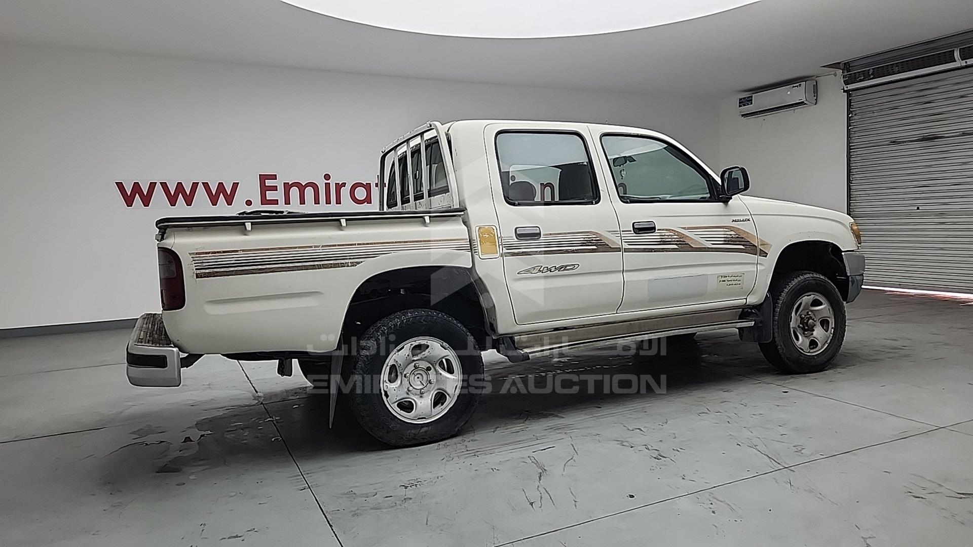 2005 TOYOTA HILUX VIN: JTFDM626150033601