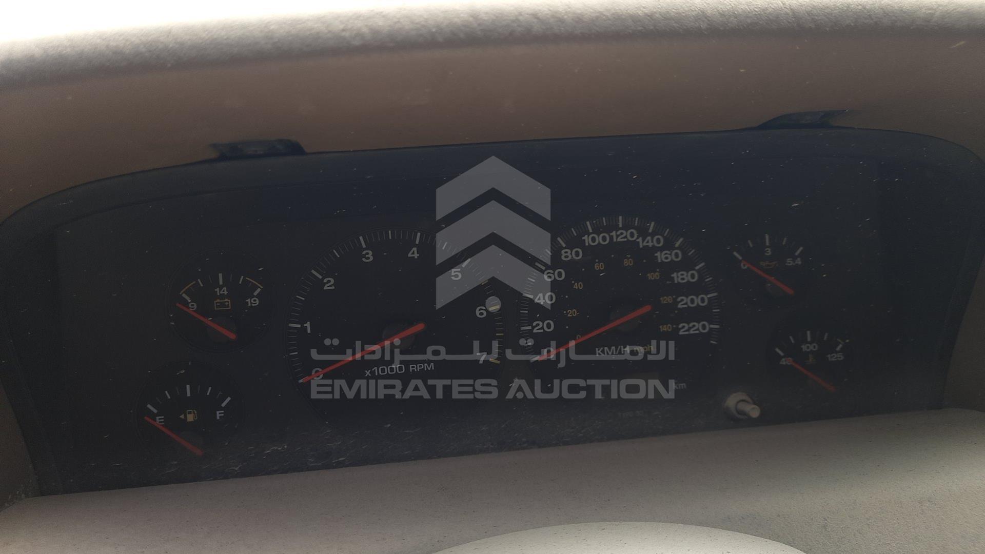 2000 JEEP GRAND CHEROKEE VIN: 1J4GW58N3YY122871