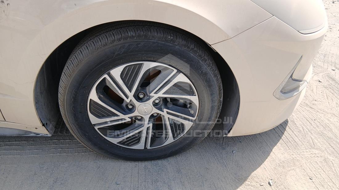 2021 Hyundai Sonata Hybrid — Front Right Tyre — Photo 29