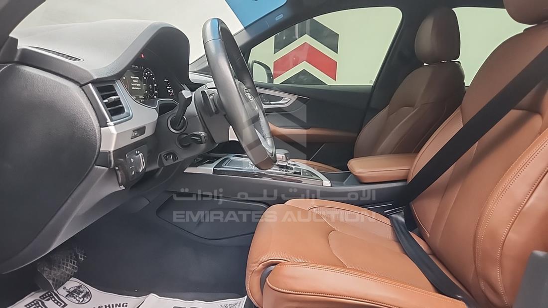 2017 Audi Q7 — Front Left Driver Seat View — Photo 15