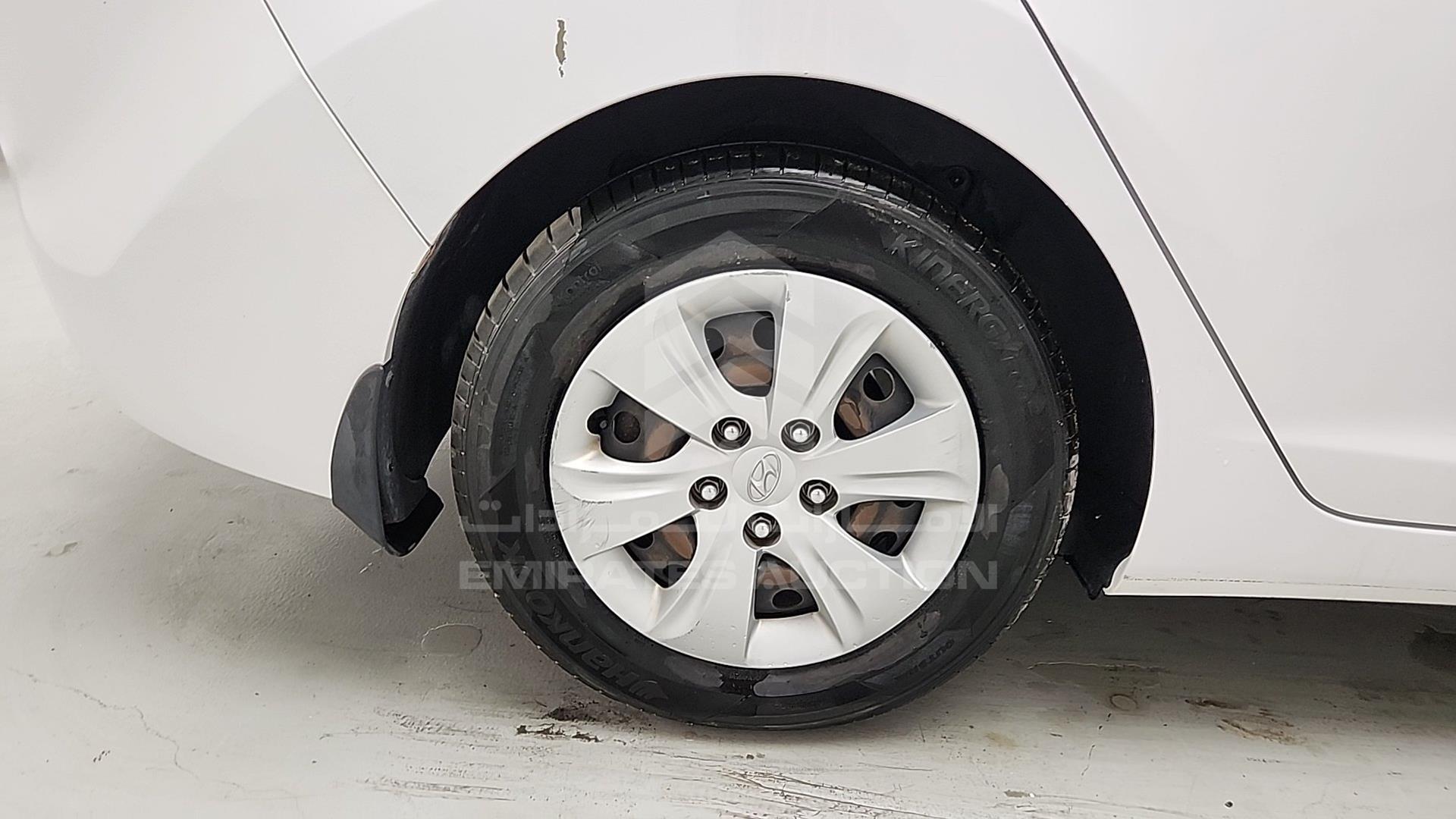 2014 HYUNDAI ELANTRA VIN: KMHDG41C8EU924159