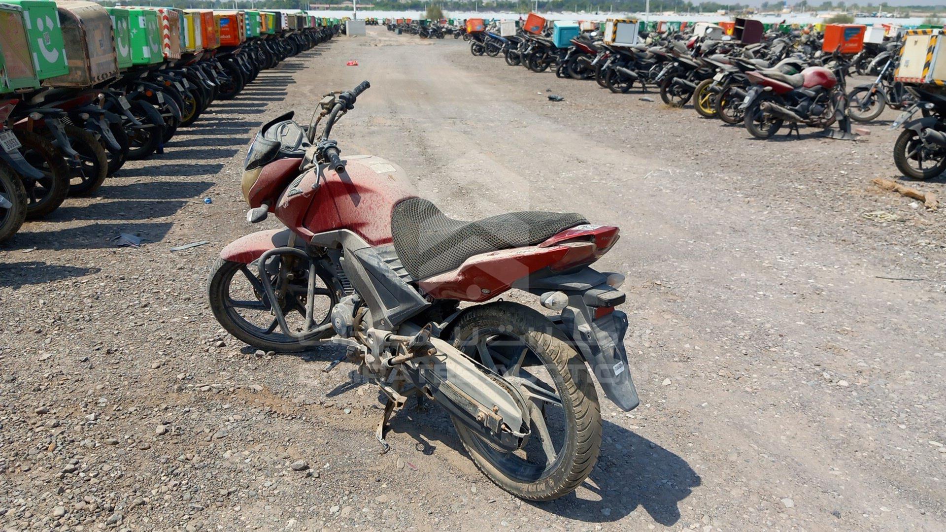 2015 HONDA UNICORN 160 VIN: ME4KC2035G8000615