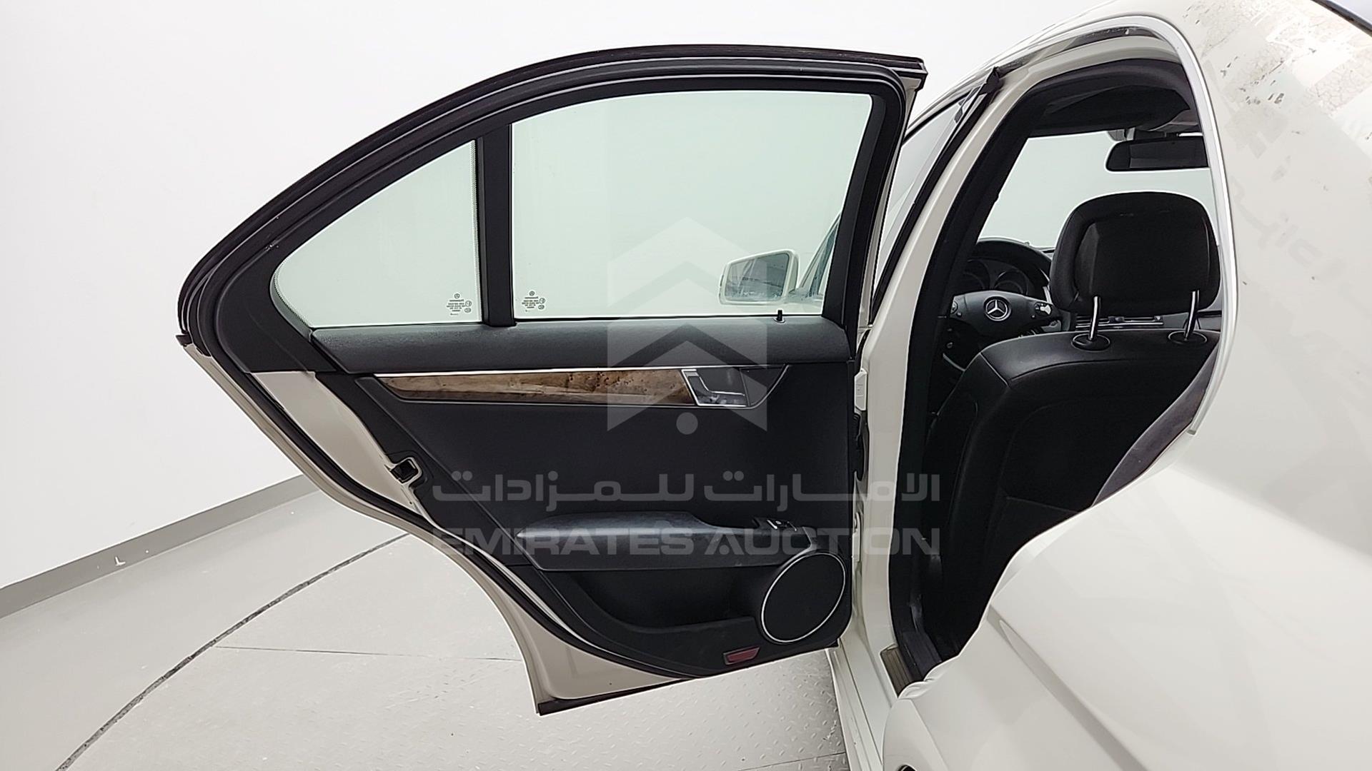 2009 MERCEDES C 350 VIN: WDDGF56X09F200133
