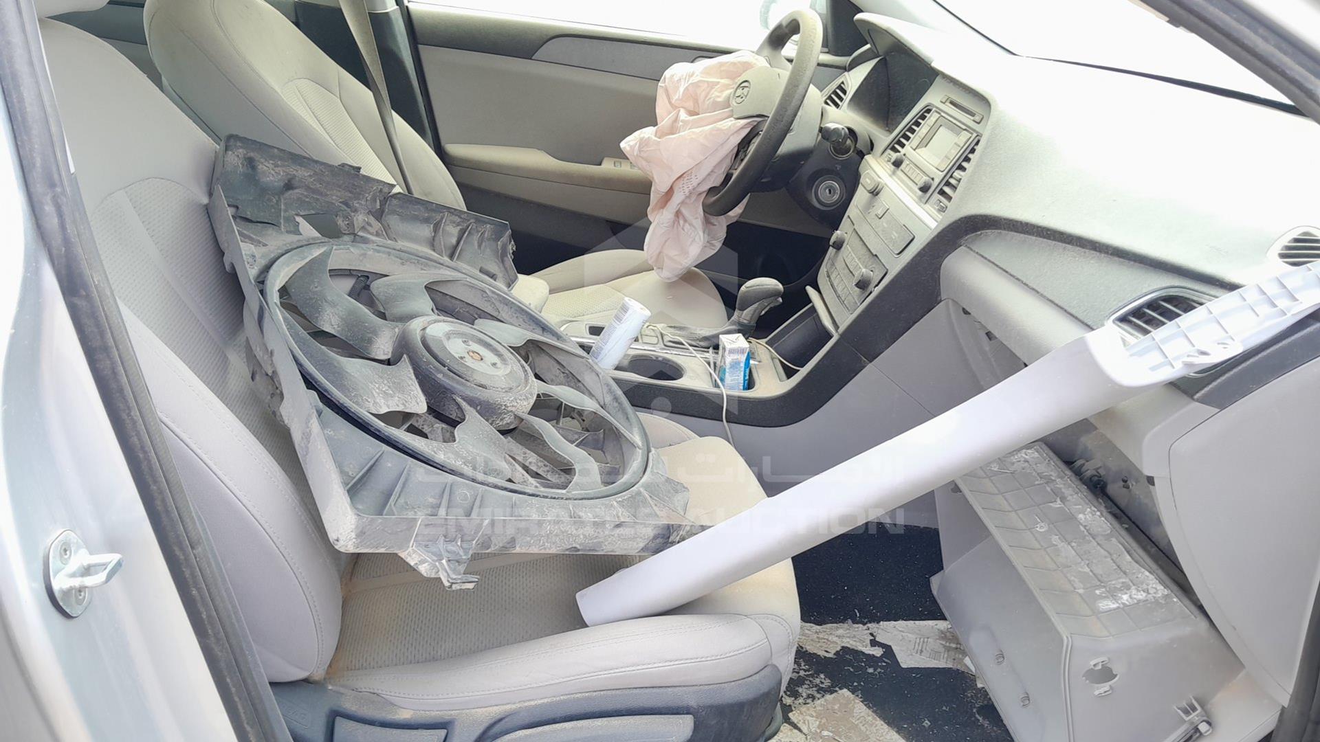 2015 HYUNDAI SONATA VIN: 5NPE24AF3FH001682