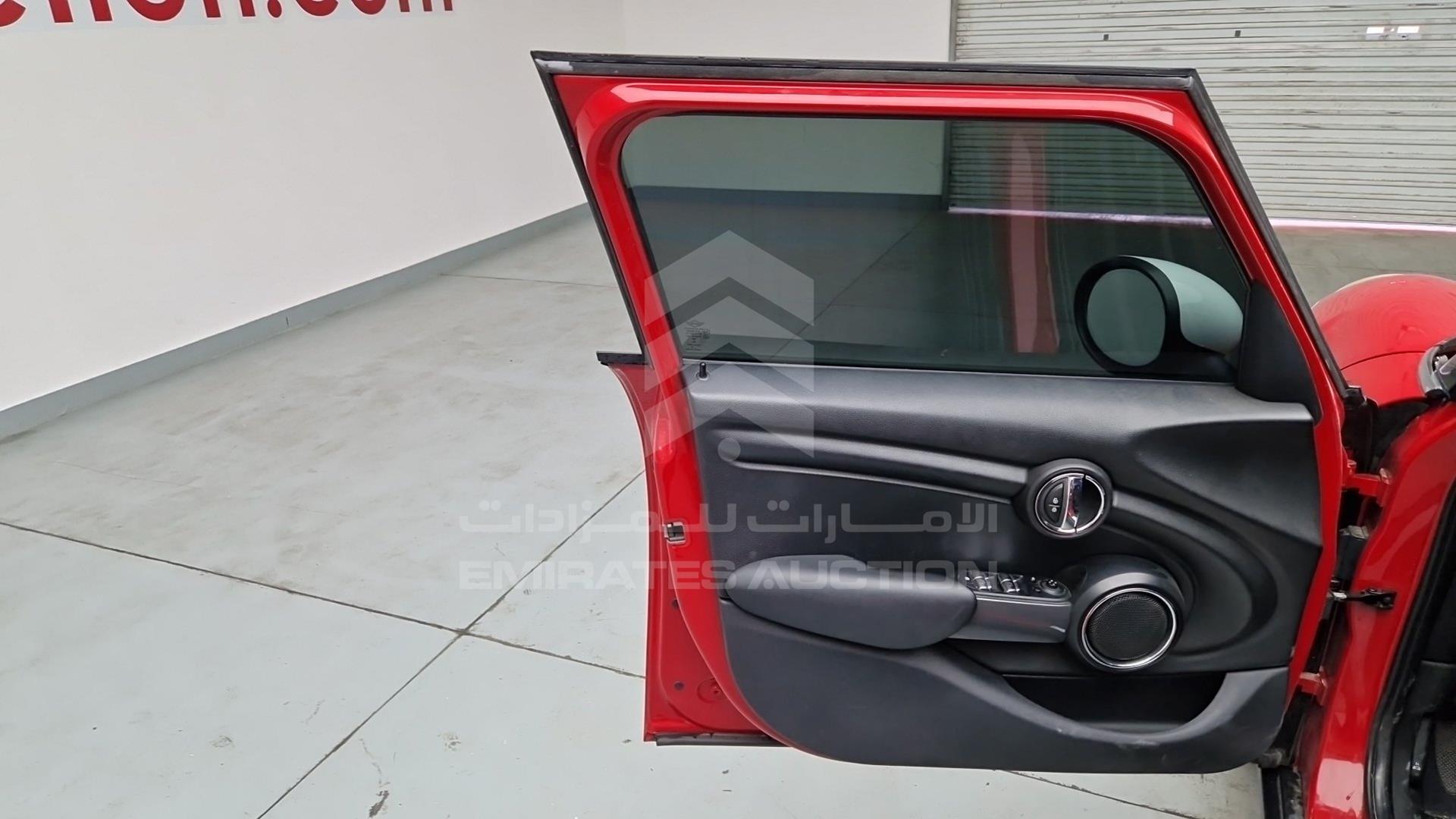 2019 MINI COOPER VIN: WMWXU7A09KTM90284