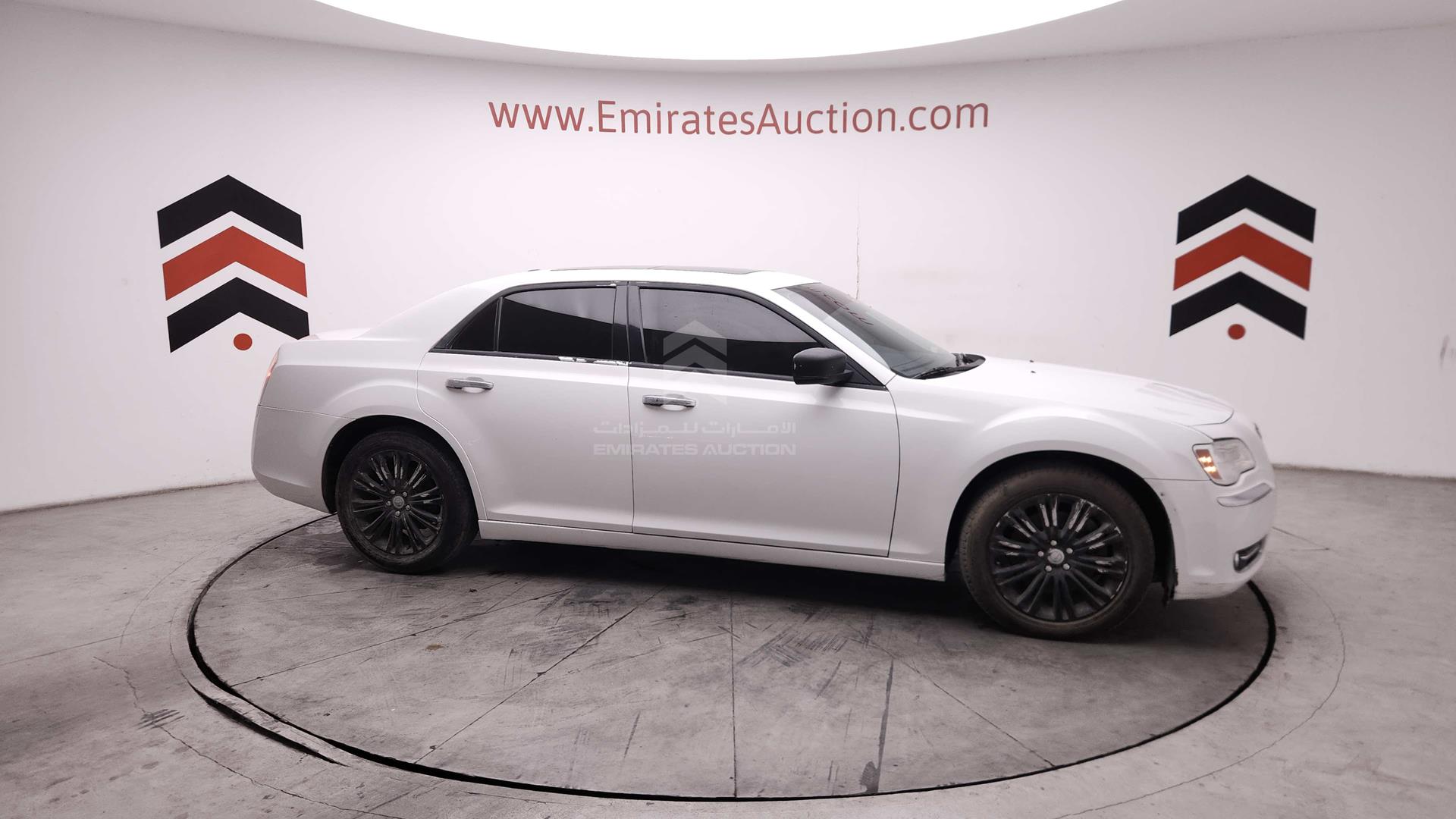2014 CHRYSLER 300 C VIN: 2C3CCAKGXEH235923