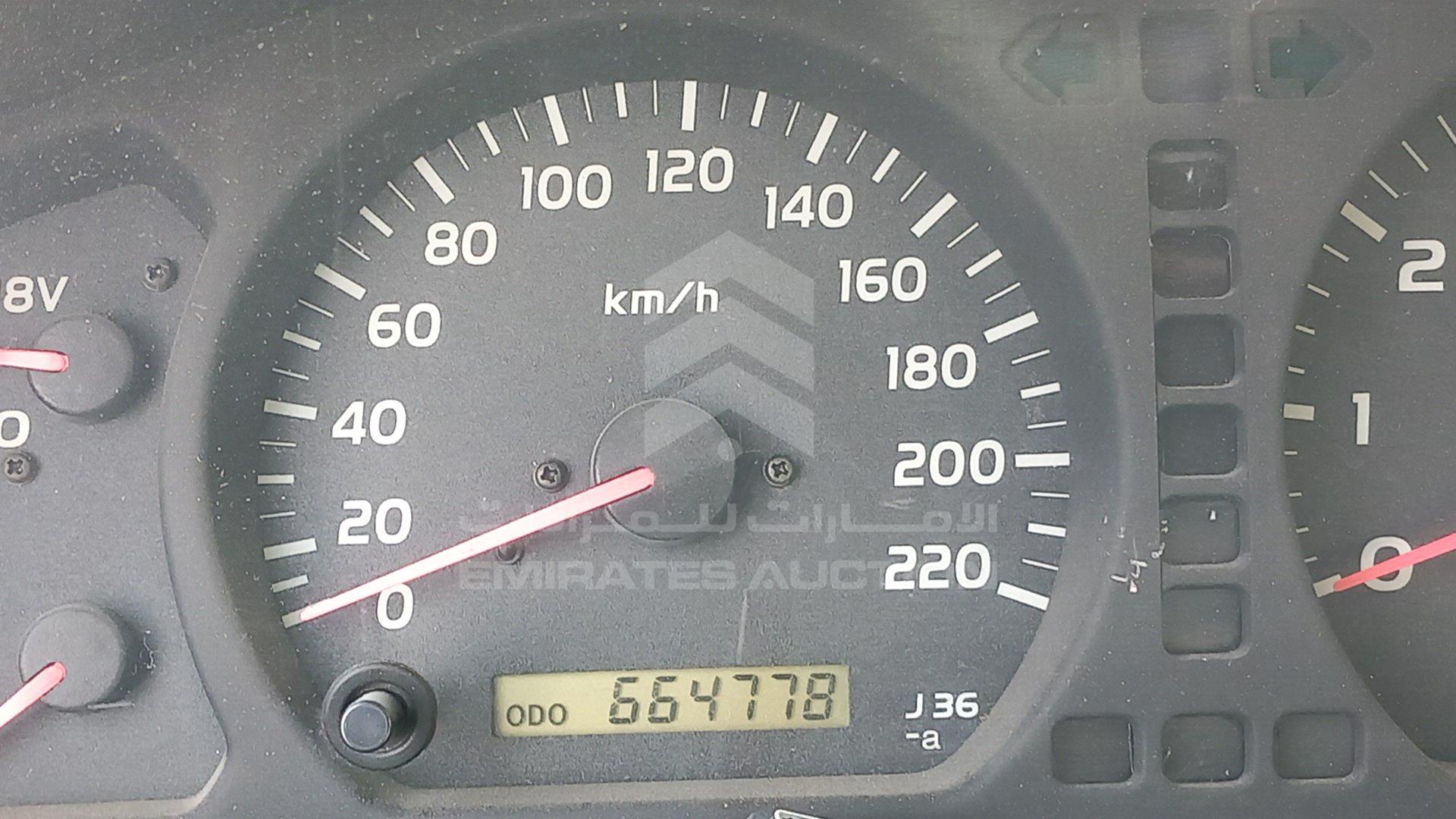 2000 TOYOTA LAND CRUISER VIN: JT3HJ09J1Y0025212