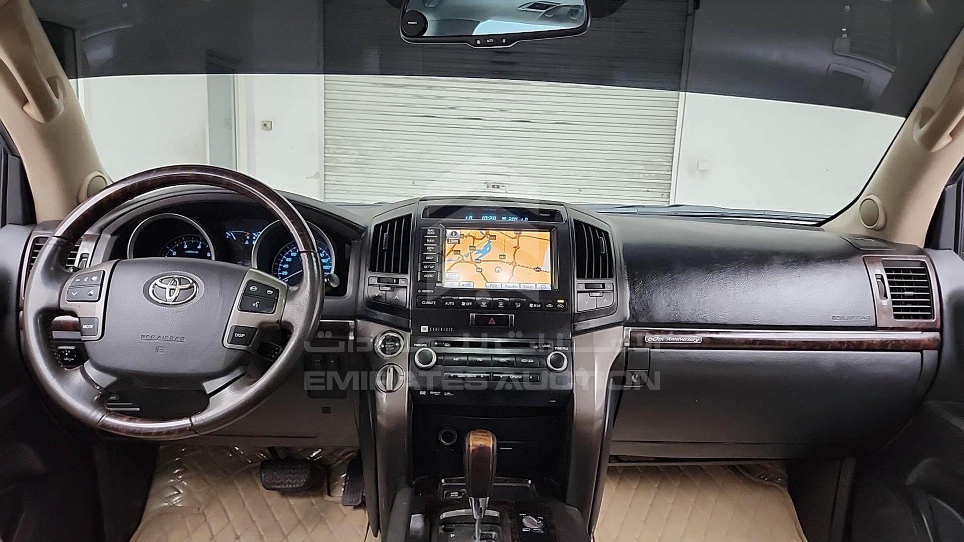2011 TOYOTA LAND CRUISER VIN: JTMHT05J0B4039615