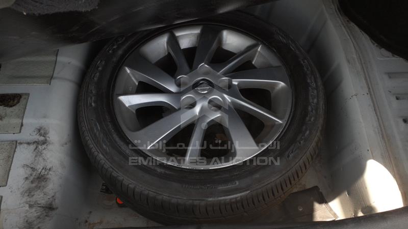 MNTBB7A93H6052104 Auction: EmiratesAuction Lot: 412008 MNTBB7A93H6052104 Nissan Sentra 2017 WHITE Photo 22