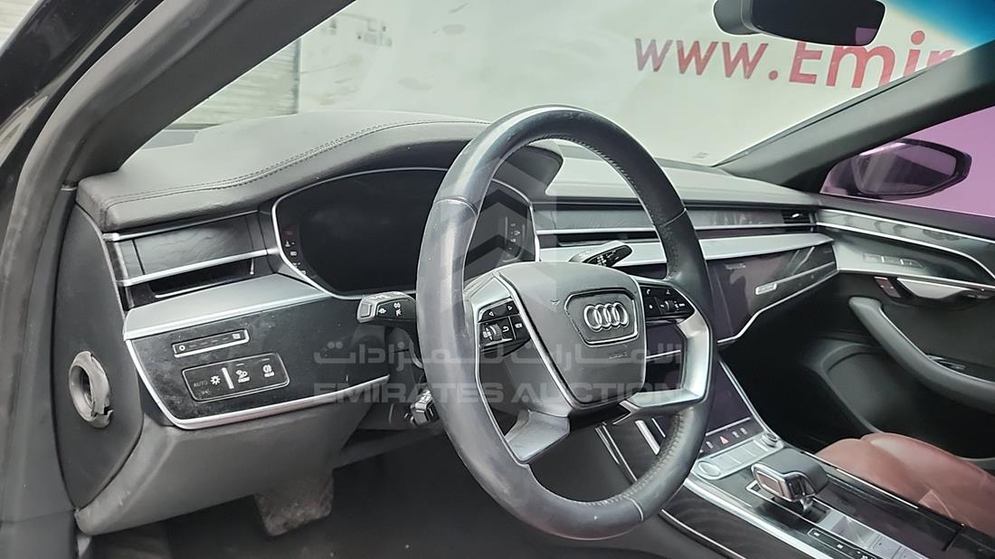 اودي A8 2020 — زاوية واجهة السائق الأمامية اليسرى — صورة 12